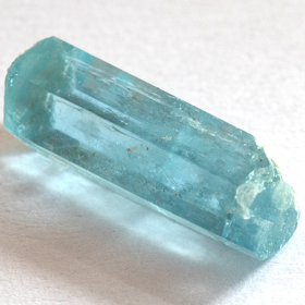 Santa Maria farbener Aquamarin-Kristall mit 2.90 Ct