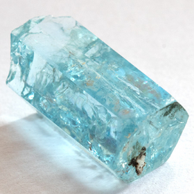 Santa Maria farbener Aquamarin-Kristall mit 7.29 Ct