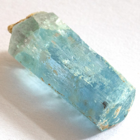Santa Maria farbener Aquamarin-Kristall mit 7.94 Ct