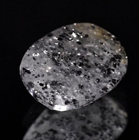 Schwarzer Aventurin Quarz mit 10.23 Ct