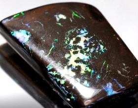 Boulder Opal mit 25.51 Ct