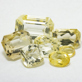 Verschiedene Edelsteine mit 33.84 Ct (Citrin, etc.)