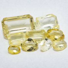 Verschiedene Edelsteine mit 39.10 Ct (Citrin, etc.)