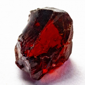 Granat Kristall mit 3.83 Ct
