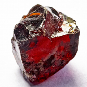 Granat Kristall mit 5.73 Ct