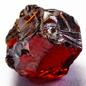 Granat Kristall mit 5.86 Ct