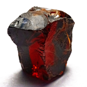 Granat Kristall mit 7.86 Ct