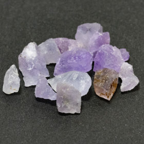 14 Hackmanit Kristalle 6.74 Ct, fluoreszierend