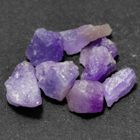 8 Hackmanit Kristalle 6.93 Ct, fluoreszierend