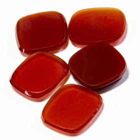 5 Karneole mit insgesamt 19.80 Ct