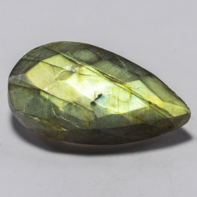 Labradorit im Rosenschliff mit 22.45 Ct