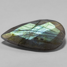 Labradorit im Rosenschliff mit 40.53 Ct