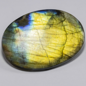 Labradorit mit 61.51 Ct