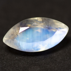 Facettierter Mondstein mit 1.99 Ct, AA Grade