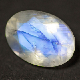 Facettierter Mondstein mit 2.13 Ct, AA Grade