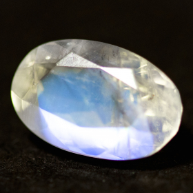 Facettierter Mondstein mit 2.35 Ct, AA Grade