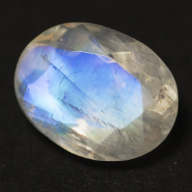 Facettierter Mondstein mit 2.44 Ct, AA Grade