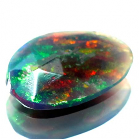 Schwarzer Welo-Opal im Rosenschliff mit 0.79 Ct, AAA Grade