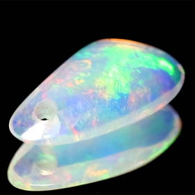 Welo Opal mit 0.89 Ct, AAA Qualität, gebohrt