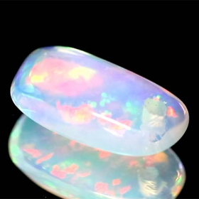Welo Opal mit 0.91 Ct, AAA Qualität, gebohrt