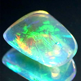 Welo Opal mit 1.15 Ct, AAA Qualität, gebohrt