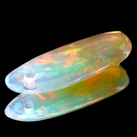 Welo Opal mit 1.40 Ct, AAA Qualität, gebohrt