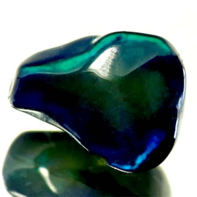 Schwarzer Opal-Kristall 1.49 Ct, poliert