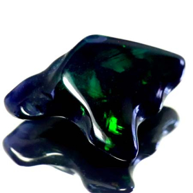 Schwarzer Opal-Kristall 1.51 Ct, poliert