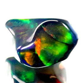 Schwarzer Opal-Kristall 1.61 Ct, AAA Grade, poliert