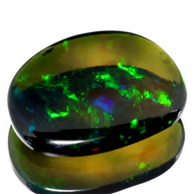 Schwarzer Opal mit 1.62 Ct