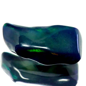 Schwarzer Opal-Kristall 1.70 Ct, poliert