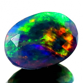 Schwarzer Opal mit 1.79 Ct - facettiert, AAA Qualität