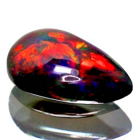 Schwarzer Opal mit 1.83 Ct, AAA Grade