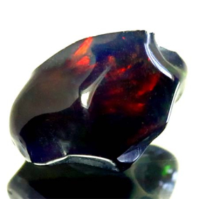 Schwarzer Opal-Kristall 2.01 Ct, poliert