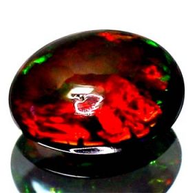 Schwarzer Opal mit 2.12 Ct, AAA Grade