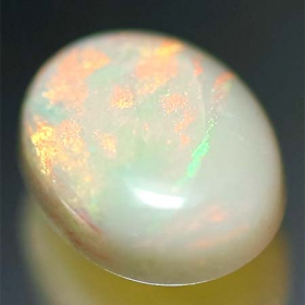 Opal mit 2.16 Ct, mit Riss