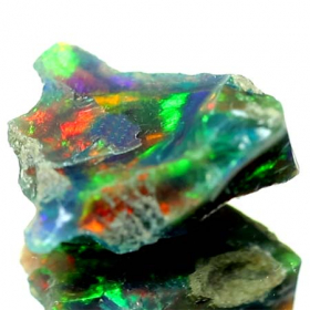 Opalkristall mit 2.32 Ct, AAA Grade