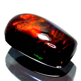 Schwarzer Opal mit 2.67 Ct