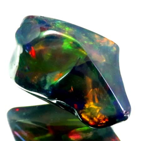 Schwarzer Opal-Kristall 2.79 Ct, AAA Grade, poliert