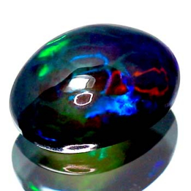 Schwarzer Opal mit 3.50 Ct