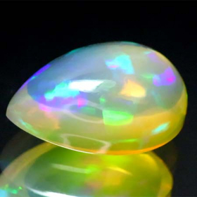 Opal mit 3.92 Ct