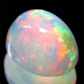 Opal mit 4.04 Ct, AAA Grade