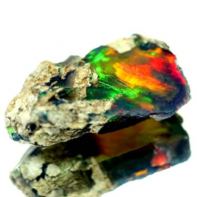 Opalkristall mit 4.79 Ct, AAA Grade