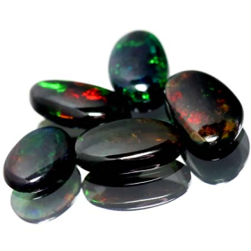5 Schwarze Opale mit 2.52 Ct
