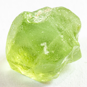 Peridot Kristall mit 11.26 Ct