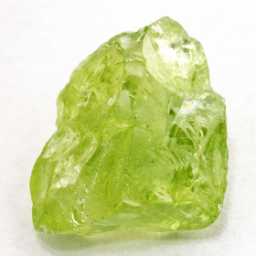 Peridot Kristall mit 4.81 Ct