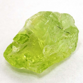 Peridot Kristall mit 5.57 Ct