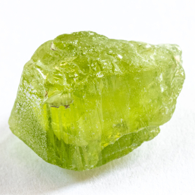 Peridot Kristall mit 6.58 Ct