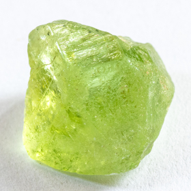 Peridot Kristall mit 7.16 Ct