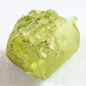 Peridot Kristall mit 7.42 Ct